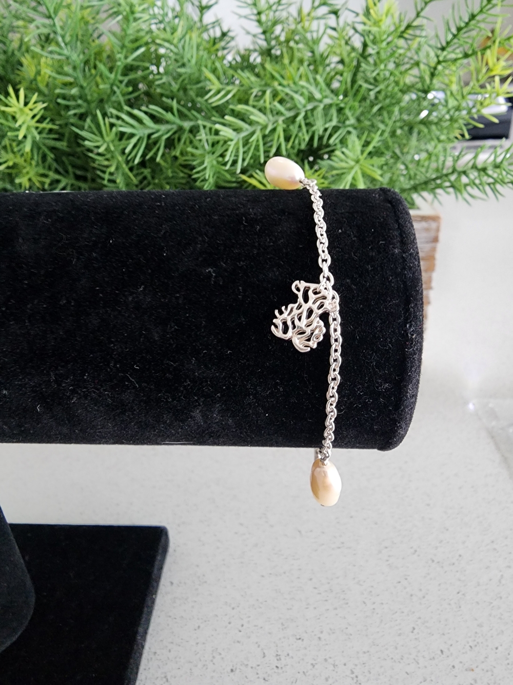 Tous Silver Chain Bracelet with Cream Pearl Drops